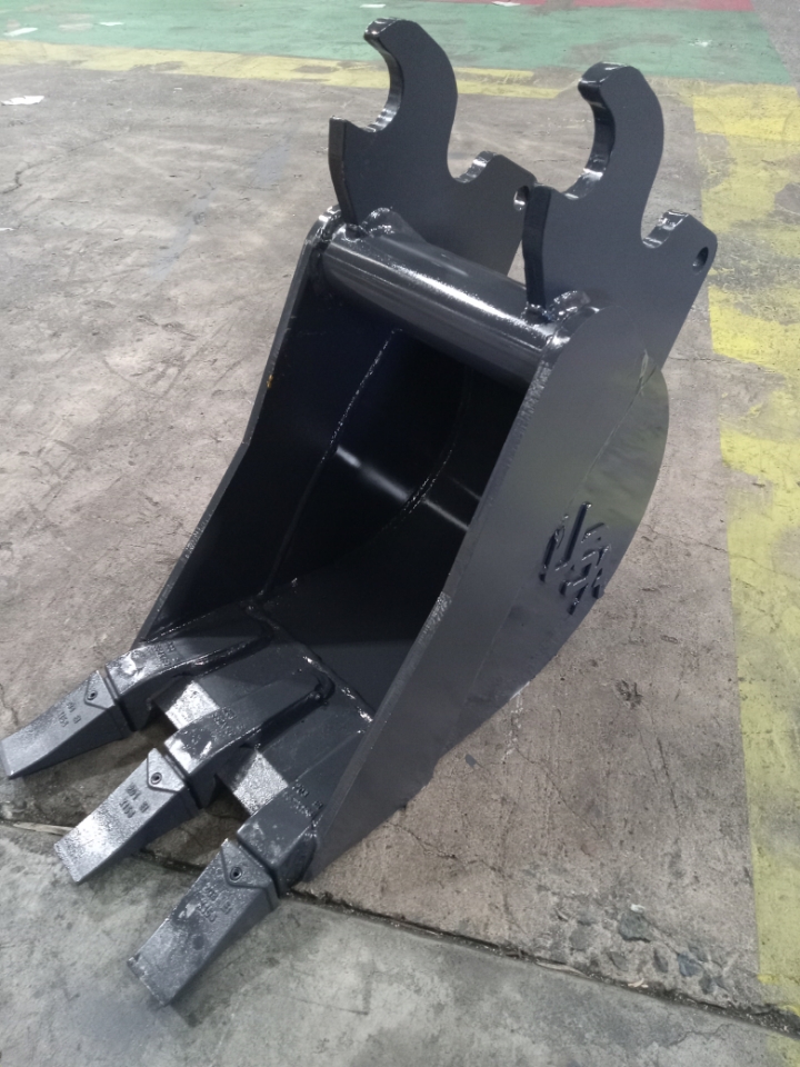 12 inch mini excavator bucket fits machines 5000 6000lbs 2