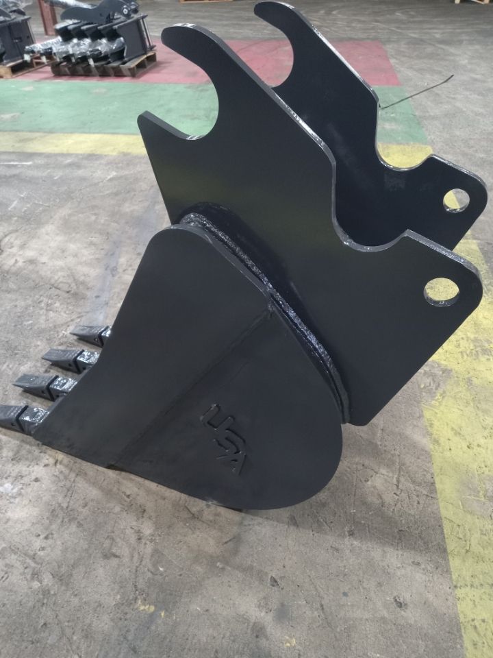 18 inch excavator bucket fits Kubota KX080 1